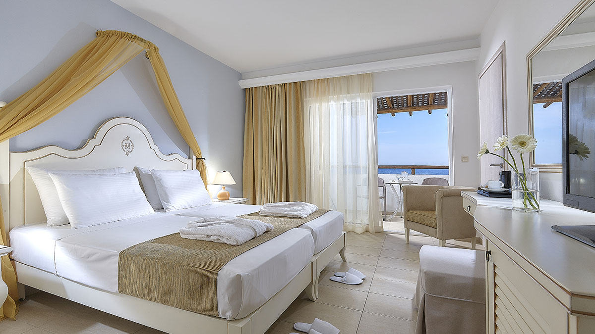 Alexander Beach Hotel & Village